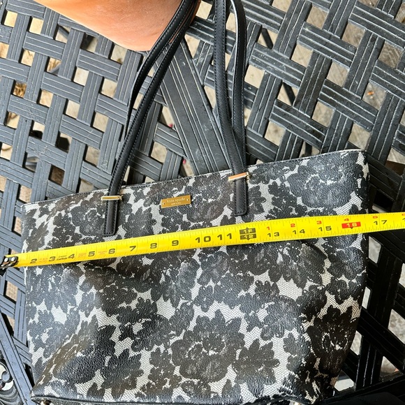 Kate Spade Black and White Lace over the shoulder bag - Picture 4 of 6